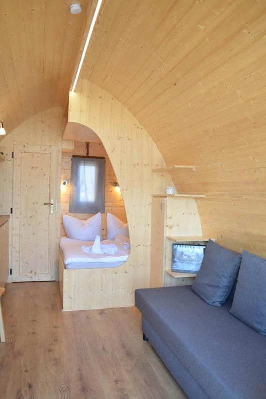 Schwimmpod An Der Peene *