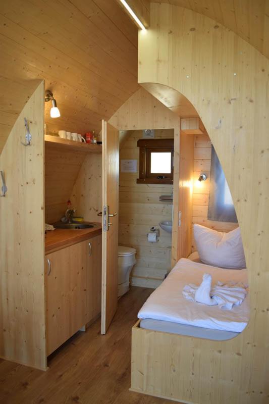 Schwimmpod An Der Peene * Anklam