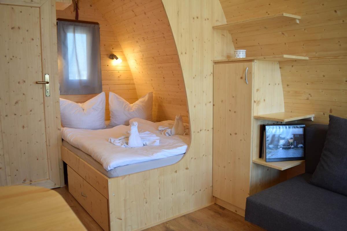 Schwimmpod An Der Peene Campsite Anklam
