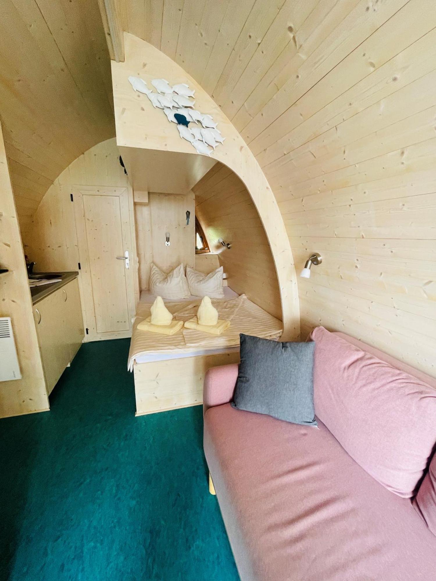 Schwimmpod An Der Peene Anklam